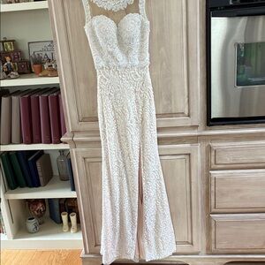 Cecily Brown gown sz 2 Elegant Lace Gown in Cream blush